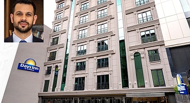 İnşaat aşamasında dahil olduğu otelin genel müdürlüğünden ayrıldı