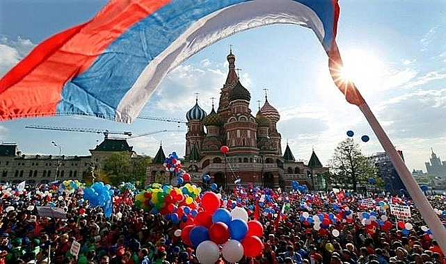 Rusya'da 3 günlük tatil sevinci!