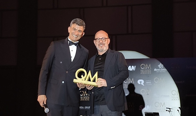 Jolly, QM Awards’ta çifte ödülle sahnede!