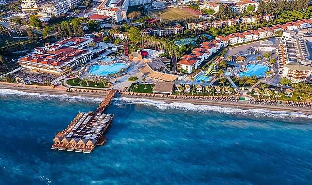 379 odalı Corendon oteli açıldı