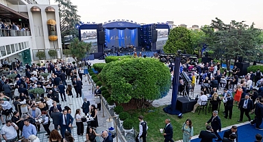 İş dünyası, sembol otelin yeniden açılışında buluştu