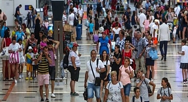 Türkiye'nin turist sayısı Mayıs'ta da düştü