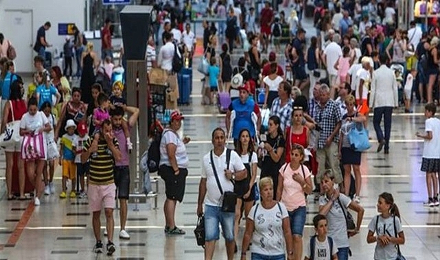 Türkiye'nin turist sayısı Mayıs'ta da düştü