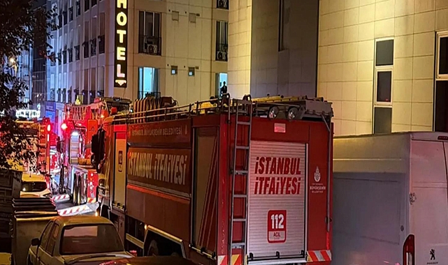 İstanbul'da otelde yangın paniği: Mahsur kalanlar itfaiye merdiveniyle kurtarıldı