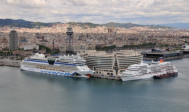 Yıllık 16 milyondan fazla turist istemiyor: Vergileri artırdı